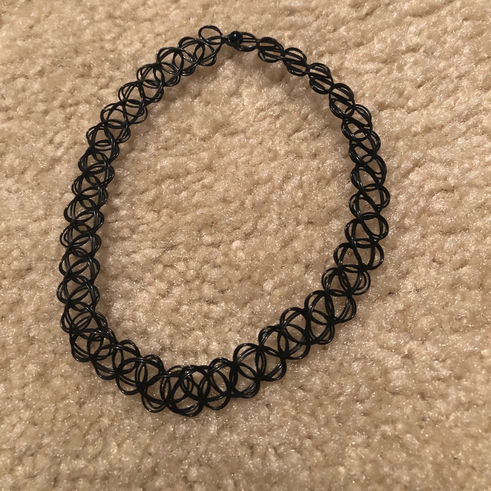 Black brand new choker